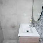 Apartment Pteleo
