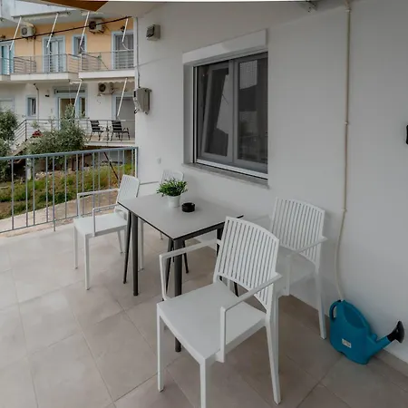 Apartment Pteleo *