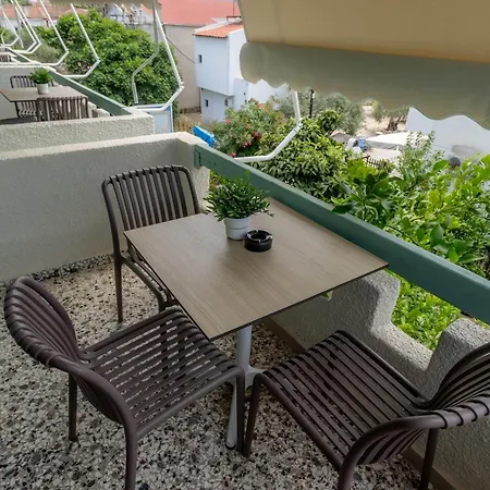 Apartment Pteleo *